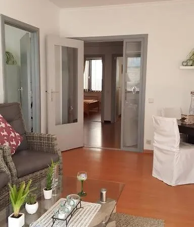 Lumineux De 80 M2 , 2 Chambres , Position , 5 Min A Pied De La , De La Gare , Du Centre Commercial Et Des Restaurants Daire