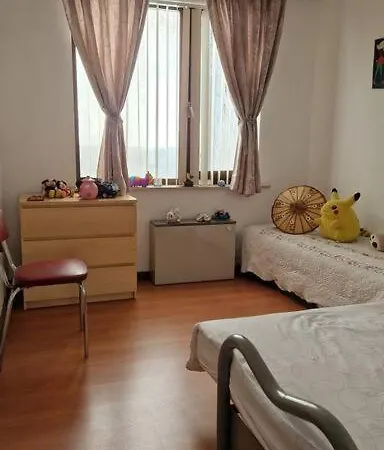 Lumineux De 80 M2 , 2 Chambres , Position , 5 Min A Pied De La , De La Gare , Du Centre Commercial Et Des Restaurants Daire *