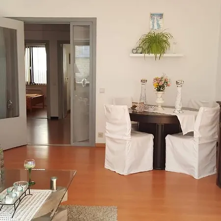 Daire Lumineux De 80 M2 , 2 Chambres , Position , 5 Min A Pied De La , De La Gare , Du Centre Commercial Et Des Restaurants
